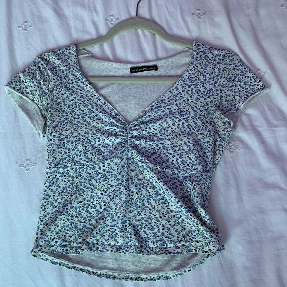 Brandy Melville Tops - brandy melville tee
